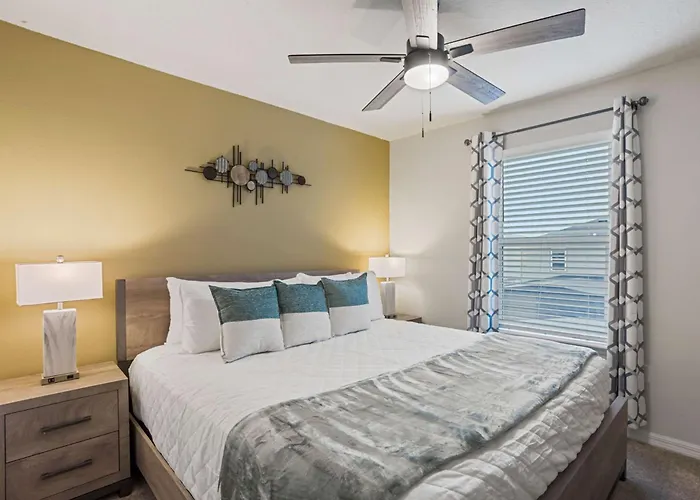 Brand New 5 Bed Villa In Windsor Cay